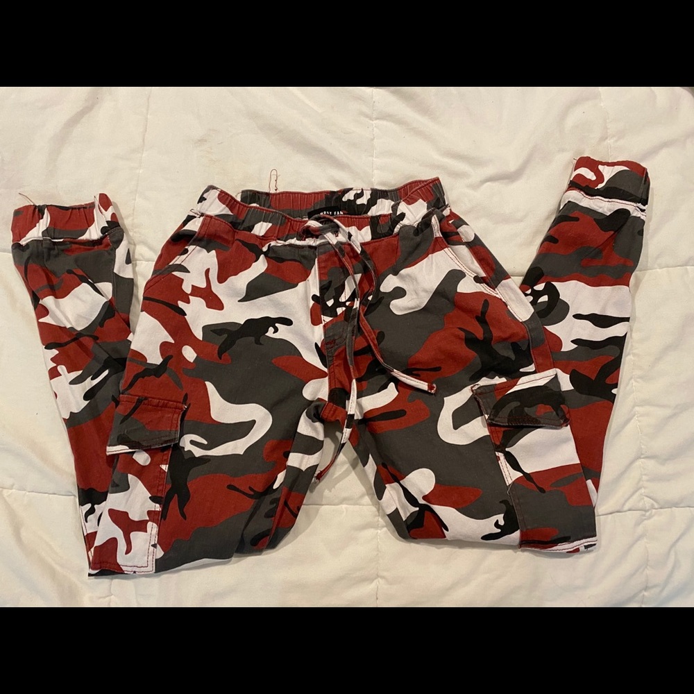 Printed camo joggers